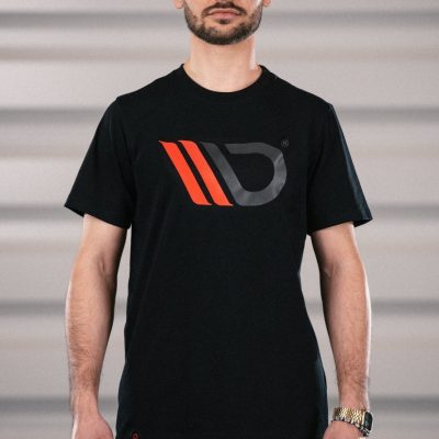 Preto T-shirt with red logo