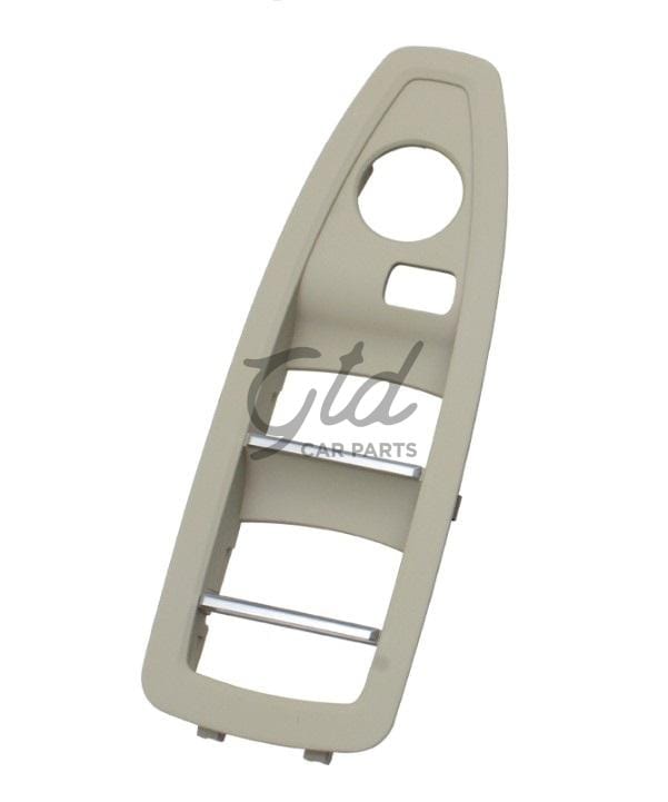 Moldura Vidro Frontal Esquerda Oyster S/Esp. Rebatível BMW Série 1/3/4 F20 F30 F36 2012-2018