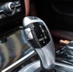 Tampa Acrílico Moca Caixa Automática BMW Série 1 2 3 4 5 7 X1 X3 X4 X5 X6 F20 F22 F36 F15 F16 F25 Versão 2 - Image 2