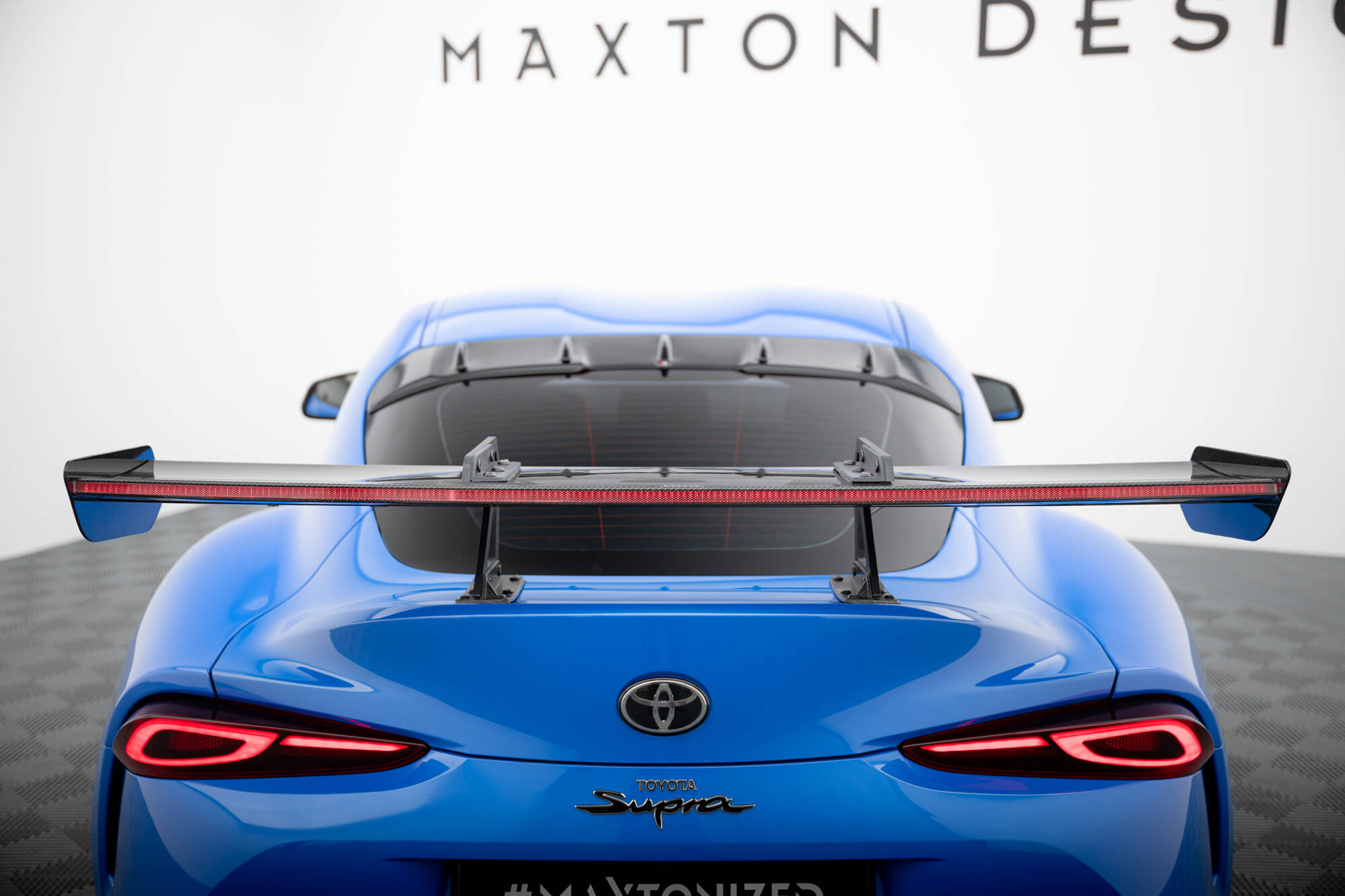 pol_po_Carbon-Spoiler-With-Upper-Swan-Mounting-LED-Toyota-Supra-Mk5-21209_18