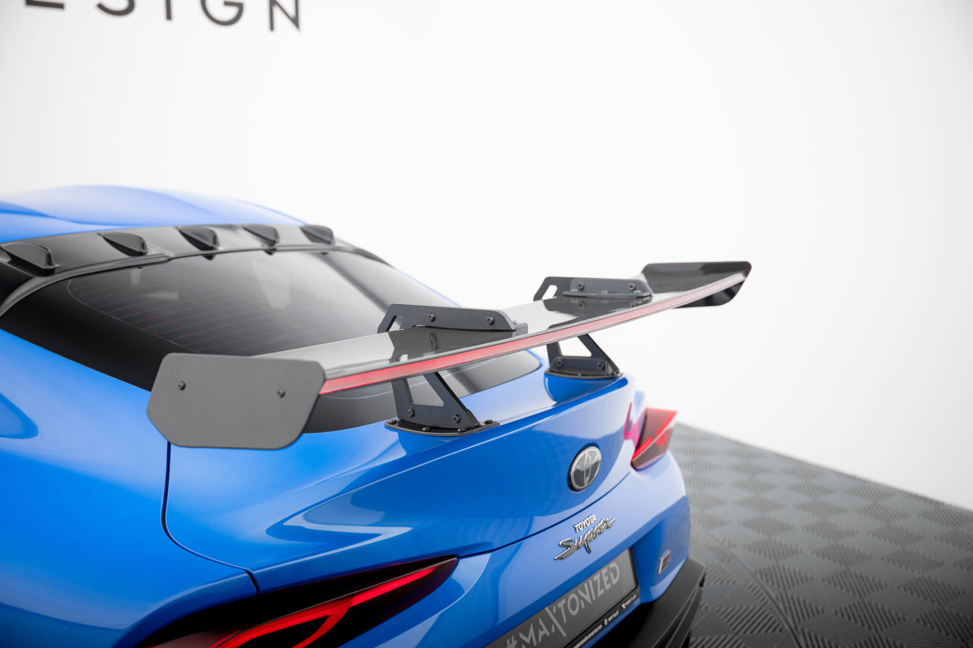 pol_po_Carbon-Spoiler-With-Upper-Swan-Mounting-LED-Toyota-Supra-Mk5-21209_19