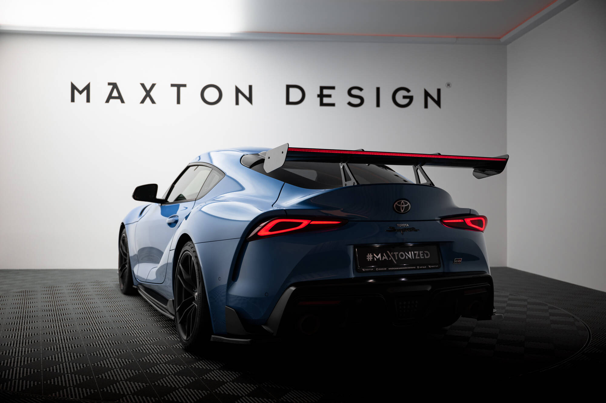 pol_po_Carbon-Spoiler-With-Upper-Swan-Mounting-LED-Toyota-Supra-Mk5-21209_8